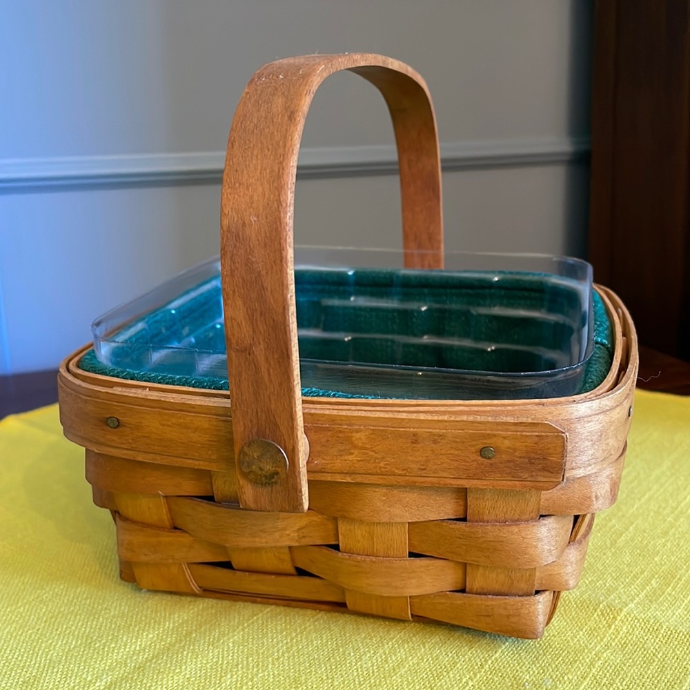 2002 Longaberger small berry basket